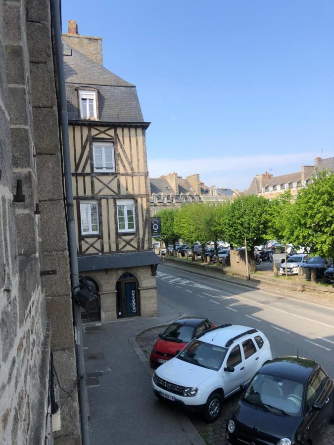 L'Aparthe Dinan - Vue Sur La Place Du Marche Exteriér fotografie